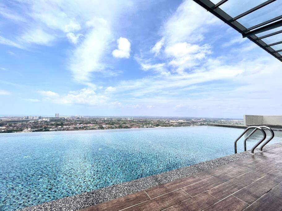 Ins Suite @ The Quartz Residence-Infinity Pool Malacca Ngoại thất bức ảnh